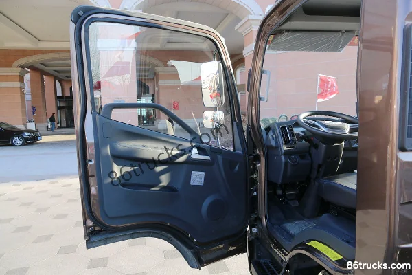 FAW Jiefang J6F 150 hp 4X2(6 wheels) standard version 4.21m single-row cage light truck Cab (2) | 86Trucks