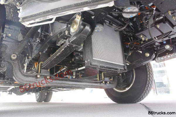 Qingling Isuzu EV100 4.5T 4.25m single-row pure electric van truck (range 315) 96.77kWh 4X2(6 wheels) Chassis (3) | 86Trucks