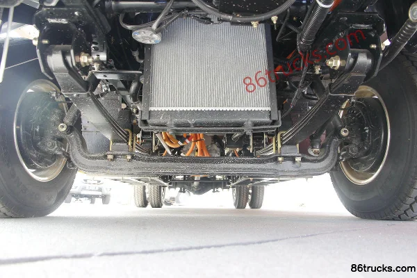 Qingling Isuzu EV100 4.5T 4.25m single-row pure electric van truck (range 315) 96.77kWh 4X2(6 wheels) Chassis (1) | 86Trucks