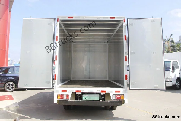 Qingling Isuzu EV100 4.5T 4.25m single-row pure electric van truck (range 315) 96.77kWh 4X2(6 wheels) Body (3) | 86Trucks