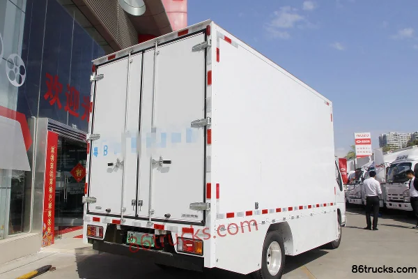 Qingling Isuzu EV100 4.5T 4.25m single-row pure electric van truck (range 315) 96.77kWh 4X2(6 wheels) Body (2) | 86Trucks