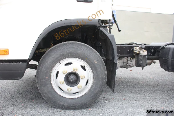 FAW Jiefang J6F 110 hp 4X2(6 wheels) 4.16m Single Row Van Light Truck Chassis (2) | 86Trucks