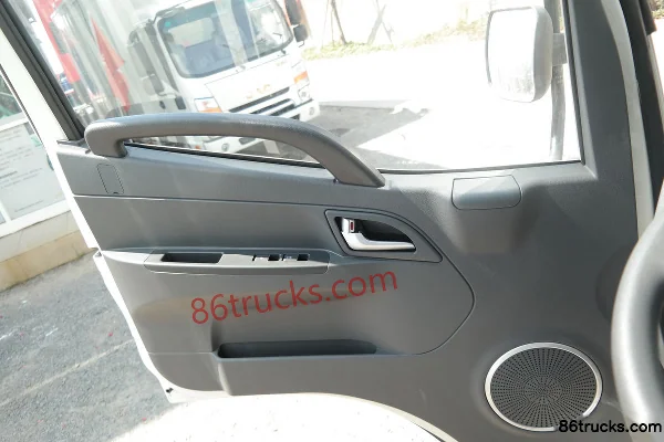 JAC Junling V5 129 hp 4X2(6 wheels) 4.15m single-row van light truck Cab (2) | 86Trucks
