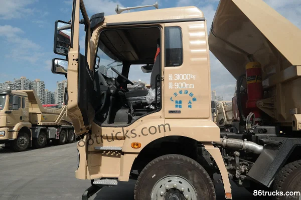 SHACMAN Delong New M3000 400hp 8X4(12 wheels) 5.6m dump truck (China VI) Cab (1) | 86Trucks