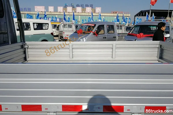 Jinbei T32S Confort 1.5L 102ch 4X2(6 roues) essence 2.55m camion à ridelles double cabine (China VI) Carrosserie (3) | 86Trucks