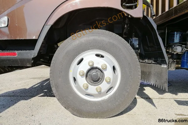 Tangjun Ouling K7 Series 156hp 4X2(6 wheels) 4.07m single-row van light truck Chassis (1) | 86Trucks