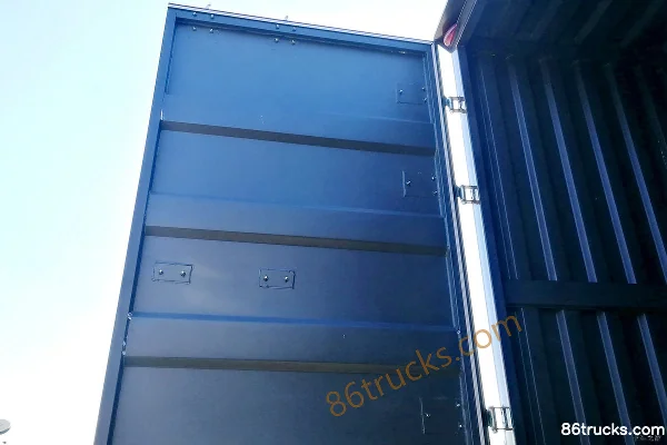 Tangjun Ouling K7 Series 156hp 4X2(6 wheels) 4.07m single-row van light truck Body (3) | 86Trucks