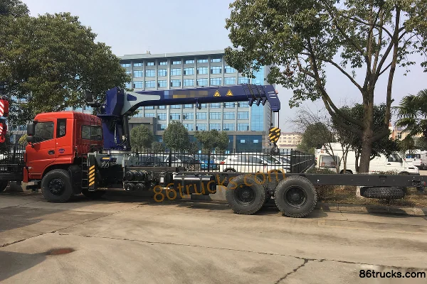 Dongfeng Special Chassis 270hp 6X4(10 wheels) Truck-mounted Crane (Chengliwei Brand) Exterior (2) | 86Trucks