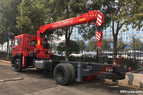 Dongfeng 240 hp 6X4(10 wheels) Truck-mounted Crane (Chengliwei Brand) Exterior (3) | 86Trucks