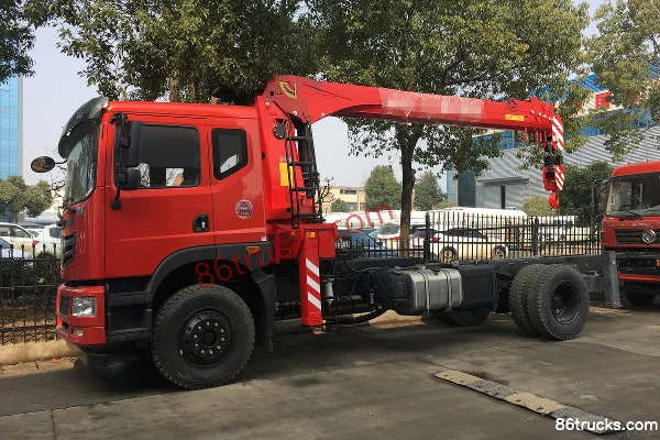 Dongfeng 240 hp 6X4(10 wheels) Truck-mounted Crane (Chengliwei Brand) Exterior (2) | 86Trucks