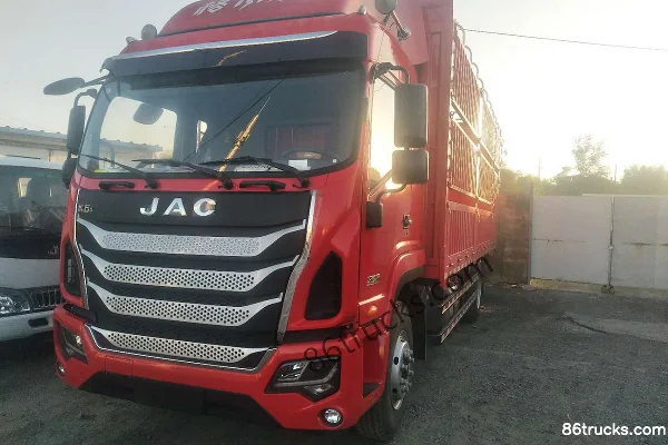 JAC Gallop K6L II Medium Truck 220 hp 4X2(6 wheels) 6.8m Stake Truck Exterior (2) | 86Trucks