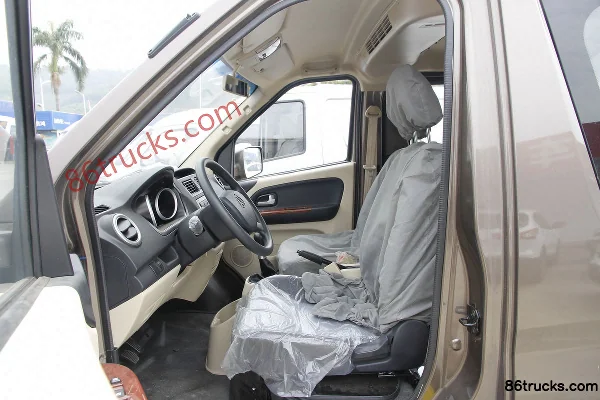 Changan Ruixing M80 2018 Comfort 109hp 4-Seat 1.5L Flat Roof Rear Hinged Door Panel Van Cab (2) | 86Trucks