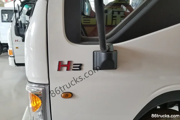 JAC Kangling H3 156hp 4X2(6 wheels) 3.85m Half Row Cage Cargo Light Truck Exterior (3) | 86Trucks