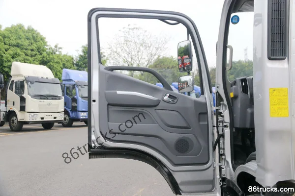 Foton Aoling CTS 131hp 4X2(6 wheels) 4.14m Single Row Van Light Truck (Beijing V) Cab (1) | 86Trucks
