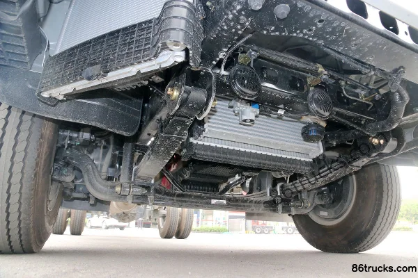 Foton Aoling CTS 131hp 4X2(6 wheels) 4.14m Single Row Van Light Truck (Beijing V) Chassis (3) | 86Trucks