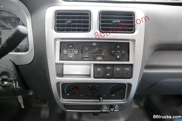 Changan Kuayue Xinbao MINI 3.2T 2.8m Single Row Pure Electric Van Mini Truck (Lansu Brand) 44.03kWh 4X2(6 wheels) Interior (3) | 86Trucks