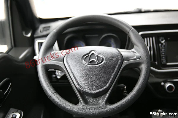 Changan Kuayue D5 PLUS confort 2.0L 144 ch 4X2(6 roues) essence 2,85 m petit camion à ridelles double cabine (2) | 86Trucks