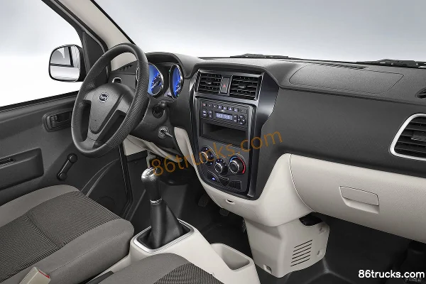 Karry Youjin 2019 Standard 1.1L 75 hp 4X2(6 wheels) Gasoline 2.5m single-row flatbed mini truck Cab (1) | 86Trucks
