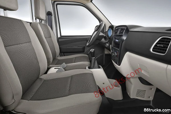Karry Youjin 2019 Basic 1.3L 82 hp 4X2(6 wheels) Gasoline 3m single-row flatbed mini truck Cab (1) | 86Trucks