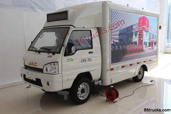 Yuanwang 60hp 4X2(6 wheels) 3.2m Small LED JAC Chassis Promotion Truck Exterior (2) | 86Trucks