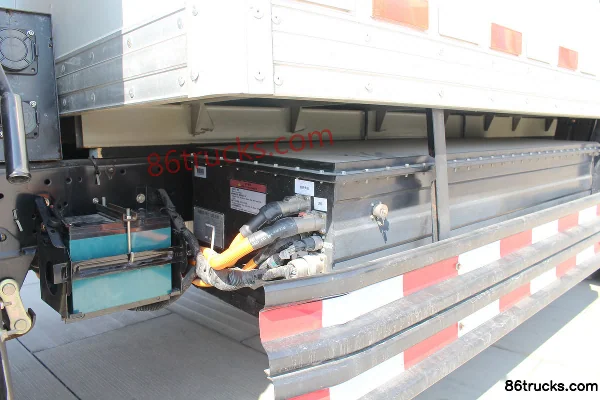 Shifeng Fengchi 4.5T 4.04m Single-row Pure Electric Van Light Truck 4X2(6 wheels) Chassis (3) | 86Trucks