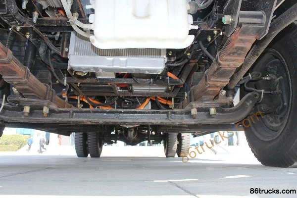 Shifeng Fengchi 4.5T 4.04m Single-row Pure Electric Van Light Truck 4X2(6 wheels) Chassis (2) | 86Trucks