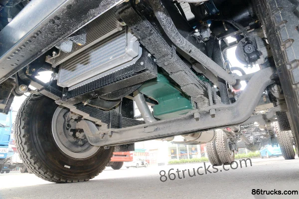 FAW Jiefang Qingdao Long V Medium Truck 2.0 180 hp 4X2(6 wheels) 6.2m stake truck Chassis (3) | 86Trucks