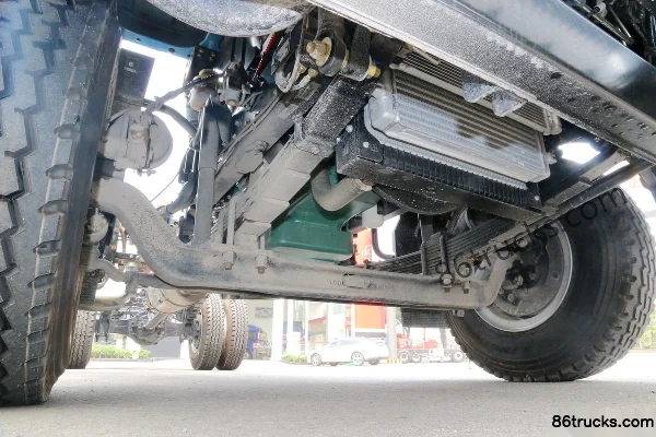 FAW Jiefang Qingdao Long V Medium Truck 2.0 180 hp 4X2(6 wheels) 6.2m stake truck Chassis (1) | 86Trucks
