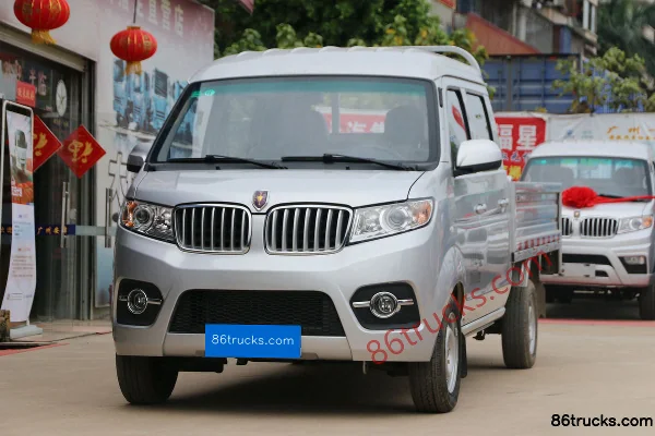 Jinbei T32 2018 LWB Comfort 1.5L 109hp 4X2(6 wheels) Gasoline 2.51m Double Row Van Mini Truck Exterior (3) | 86Trucks