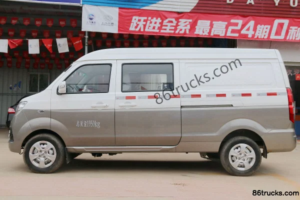 Jinbei New Hiace 2016 Luxury 112 hp 2.2L passenger van Exterior (3) | 86Trucks