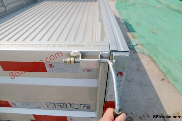 NanJun Ruiyi C Series 1.3L 87hp 4X2(6 wheels) Gasoline 2.965m single row flatbed micro truck Body (2) | 86Trucks