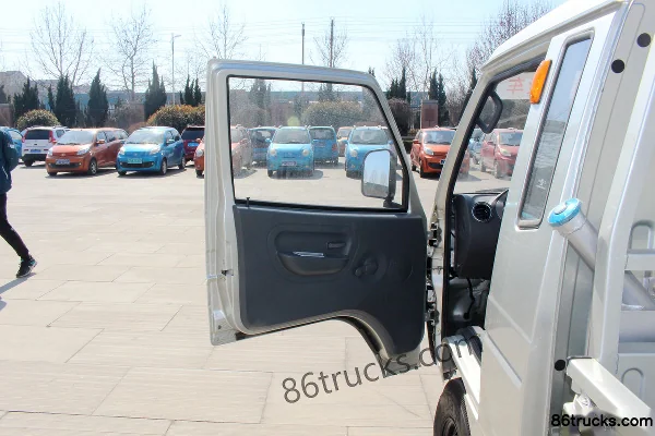 Shifeng Fengling D Edition 2.55T 2.6m Single Row Pure Electric Four-Wheel Flatbed Micro Truck 4X2(6 wheels) Interior (1) | 86Trucks