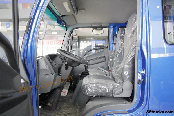JAC New Shuailing K340 130 ch 4X2(6 roues) camion fourgon léger à cabine demi-avancée 3,8 m (1) | 86Trucks