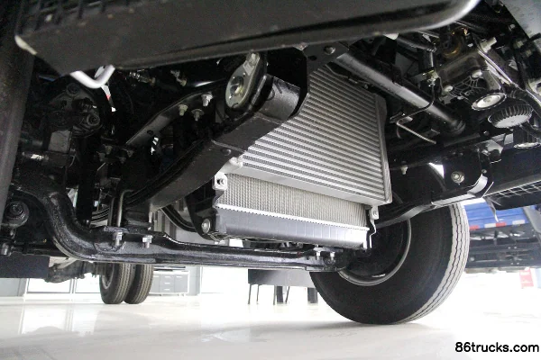 JAC New Shuailing K340 130 ch 4X2(6 roues) camion fourgon léger à cabine demi-avancée 3,8 m Châssis (1) | 86Trucks