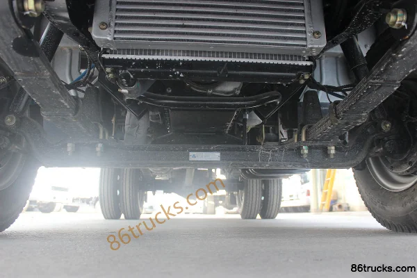 FAW Hongta FAW Jiefang Baling 78 hp 4X2(6 wheels) 2.4m double-row stake truck light truck (520) Chassis (1) | 86Trucks