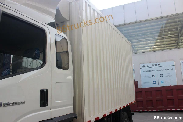 FAW Hongta FAW Jiefang Gongshi 120hp 4X2(6 wheels) 5.3m semi-row van light truck Body (2) | 86Trucks