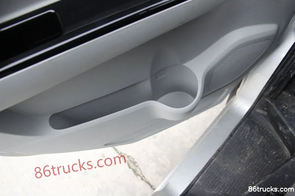 Sunlong Bus 2.6T 4.43m Pure Electric Enclosed Cargo Truck (Range 256km) 40.7kWh Cab (2) | 86Trucks