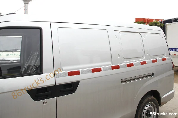 Sunlong Bus 2.6T 4.43m Pure Electric Enclosed Cargo Truck (Range 256km) 40.7kWh Cargo Box (1) | 86Trucks