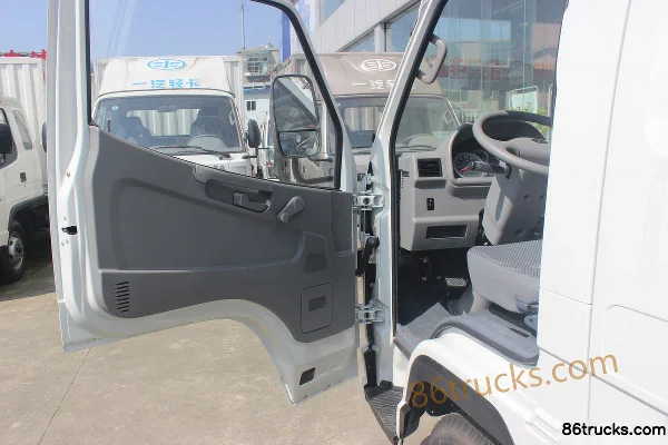 FAW Hongta FAW Jiefang Classic 1 Series 87hp 4X2(6 wheels) 2.76m Dump Truck (Oil Brake) Cab (1) | 86Trucks