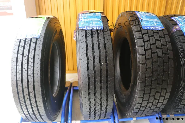 Michelin X MULTI Z (12R22.5) pneu tubeless économique Extérieur