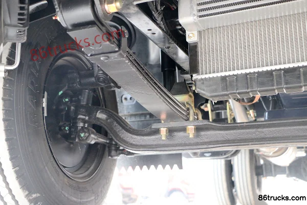Tangjun Ouling T3 series 110 hp 4X2(6 wheels) 4.15m single-row flatbed light truck Chassis (2) | 86Trucks