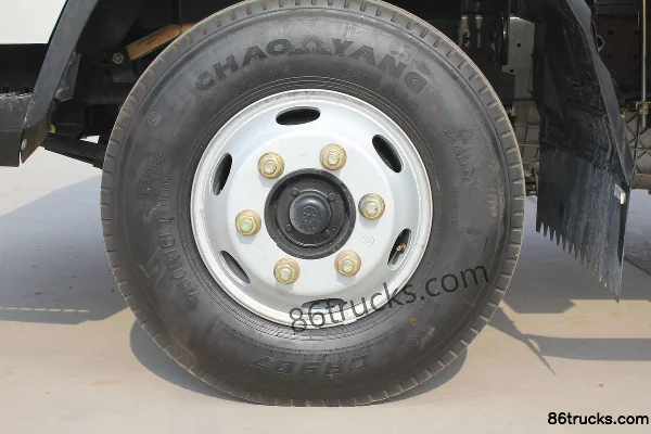 Tangjun Ouling K7 Series 156 hp 4X2(6 wheels) 4.1m Single Row Stake Truck (Yunnei Power) Chassis (1) | 86Trucks