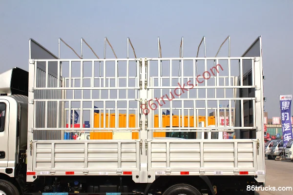 Tangjun Ouling K7 Series 156 hp 4X2(6 wheels) 4.1m Single Row Stake Truck (Yunnei Power) Body (1) | 86Trucks