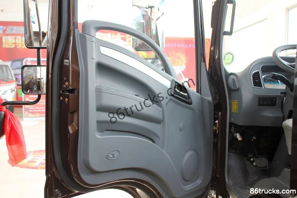 Tangjun Ouling T3 Series 116hp 4X2(6 wheels) 4.15m Single Row Flatbed Light Truck (Lu'an 5-speed) Cab (1) | 86Trucks