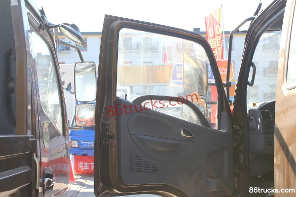 Dongfeng Kaipute K6-L 115 ch 4X2(6 roues) 3,8 m porteur à ridelles cabine demi-avancée (1) | 86Trucks