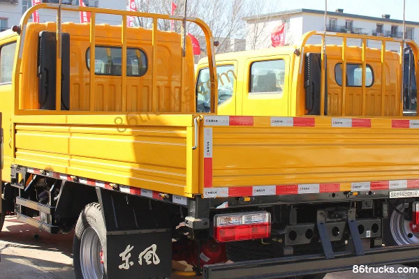 Dongfeng Captain K6-N 115 hp 4X2(6 wheels) 3.13m Double Row Flatbed Light Truck Exterior (3) | 86Trucks