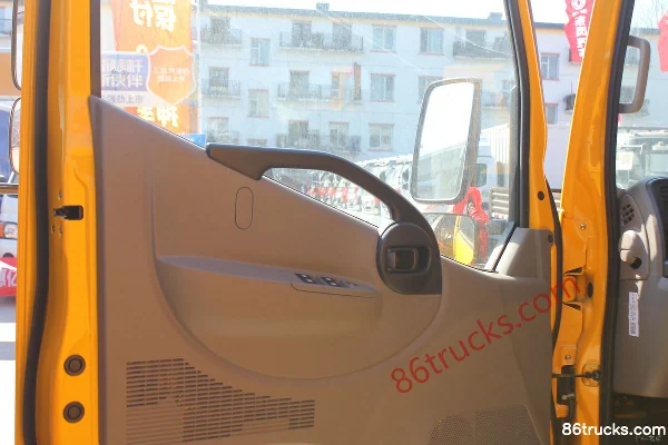 Dongfeng Captain K6-N 115 hp 4X2(6 wheels) 3.13m Double Row Flatbed Light Truck Cab (2) | 86Trucks