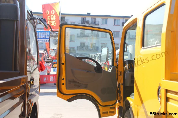 Dongfeng Captain K6-N 115 hp 4X2(6 wheels) 3.13m Double Row Flatbed Light Truck Cab (1) | 86Trucks