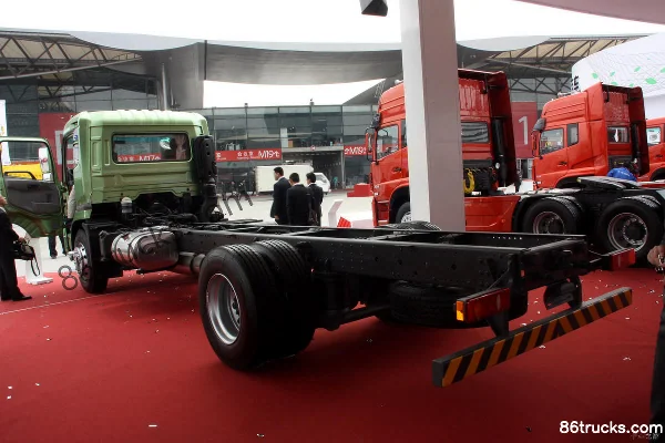 Dongfeng Commercial Vehicle Tianjin Medium Truck 160hp 4X2(6 wheels) 4X2 cargo truck chassis Exterior (3) | 86Trucks
