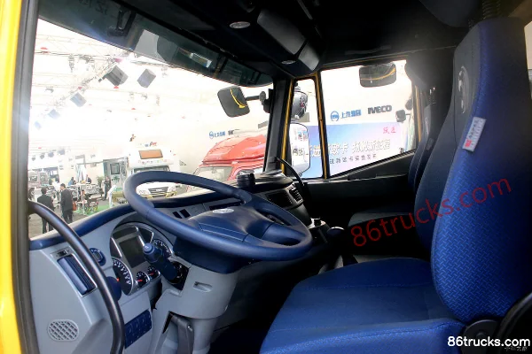 SAIC Hongyan Genlyon C100 camion lourd 350 ch 6X4(10 roues) 6,2 m camion benne (SAIC Fiat Powertrain Hongyan) Cabine (2) | 86Trucks